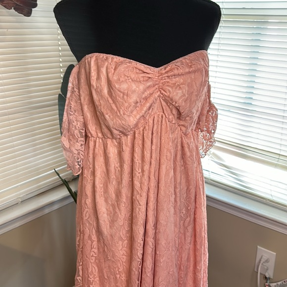 Maternity gown - Picture 3 of 5